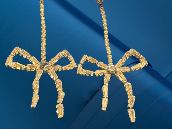 Orecchini Lunghi Fiocco